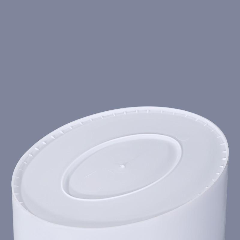 Seau de peinture ovale blanc avec poignée et couvercle pour le mélange et la peinture 