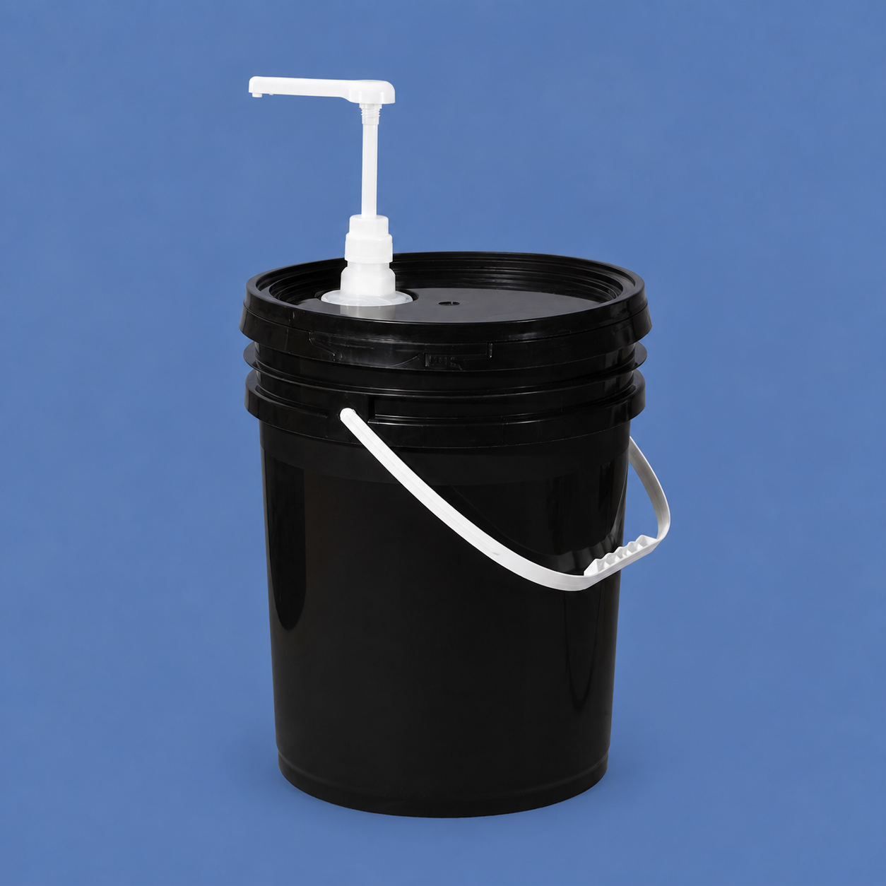 Seau en plastique de 5 gallons avec couvercle à pompe 